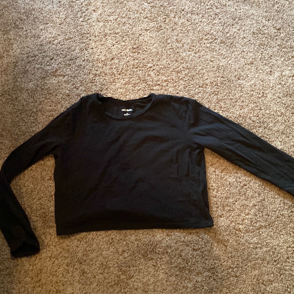 Wild Fable medium black crop top EUC